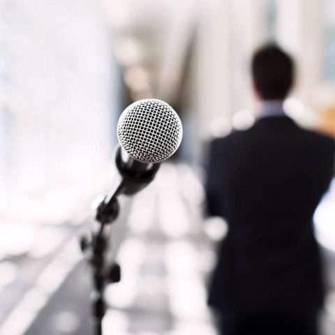 SPEAKER ATAU TRAINER-KAH? (Membedakan Trainer dengan Speaker)