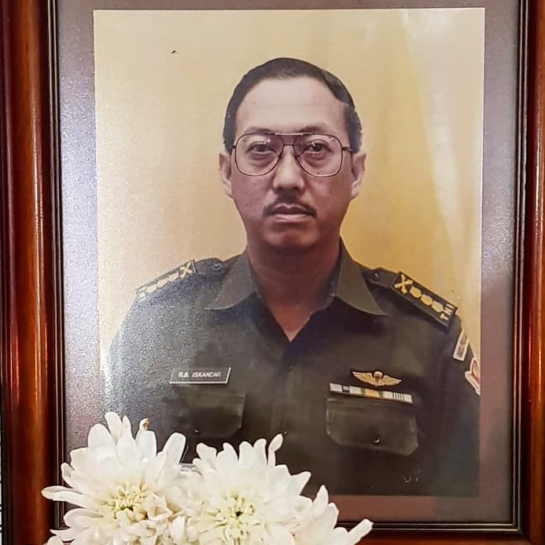 SEBUAH KISAH INSPIRASI KEPEMIMPINAN (A Tribute To My Very First BOSS, Kol. RB Iskandar Kristantoro)